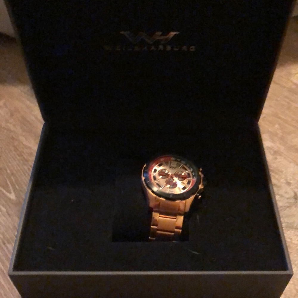 Weil&Harburg rose gold watch